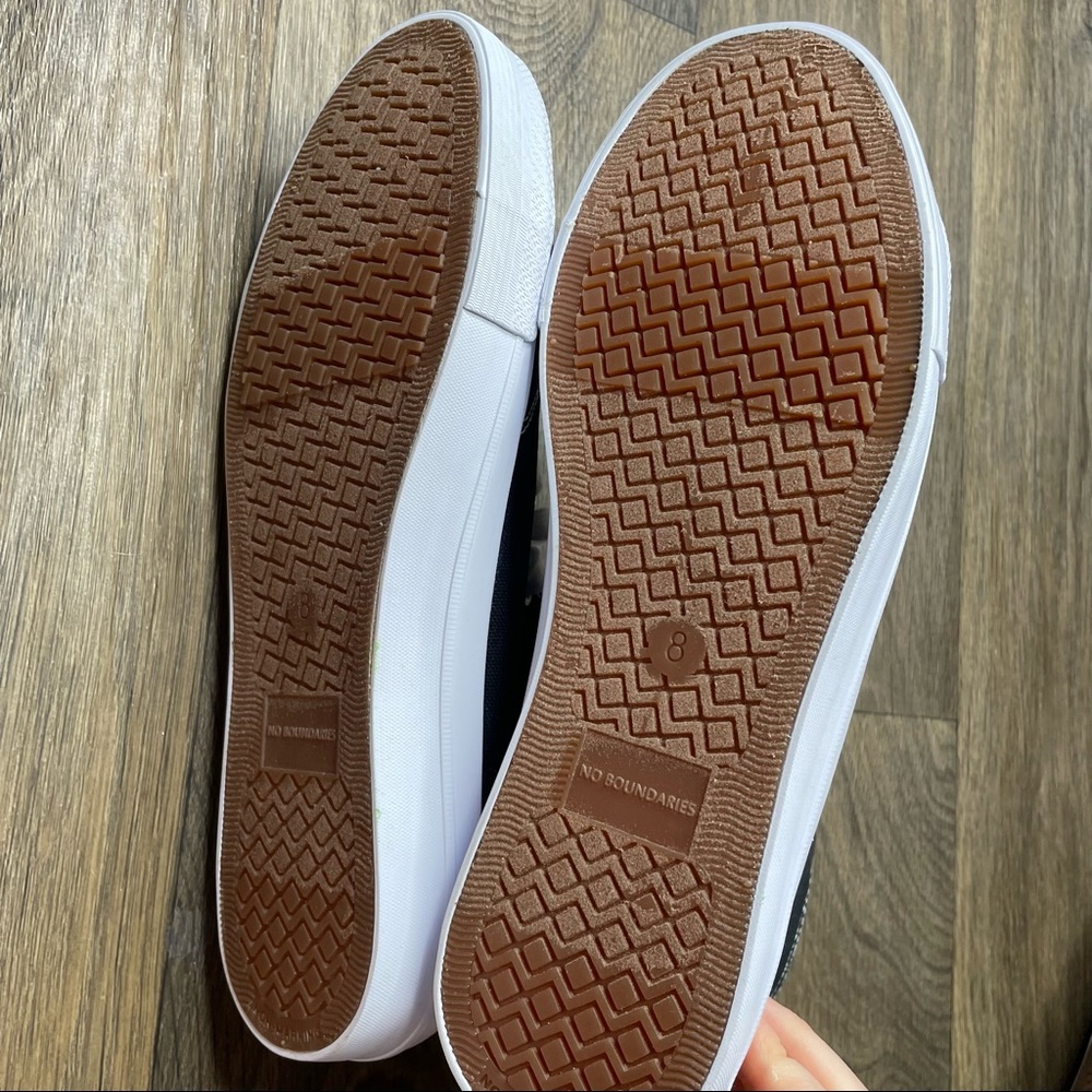 No Boundaries Converse High Top Shoes - Picture 7 of 12